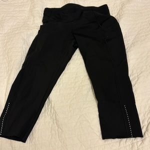 Lululemon fast and free leggings. Cropped 19”. Size 8